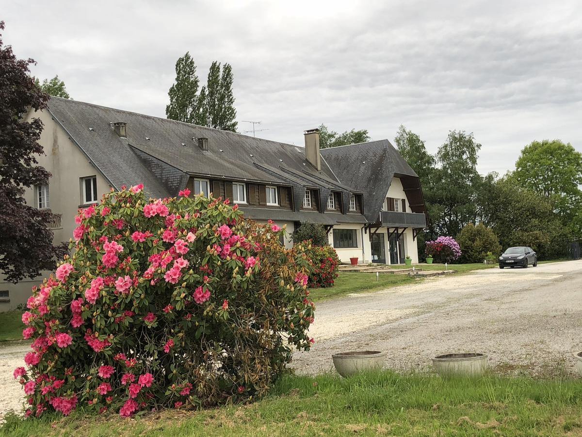 Hotel La Cle Des Champs Le Teilleul Esterno foto
