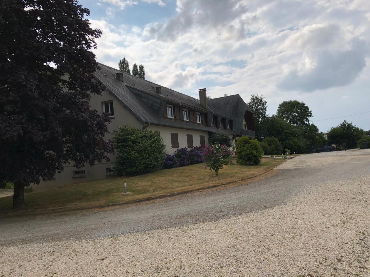 Hotel La Cle Des Champs Le Teilleul Esterno foto