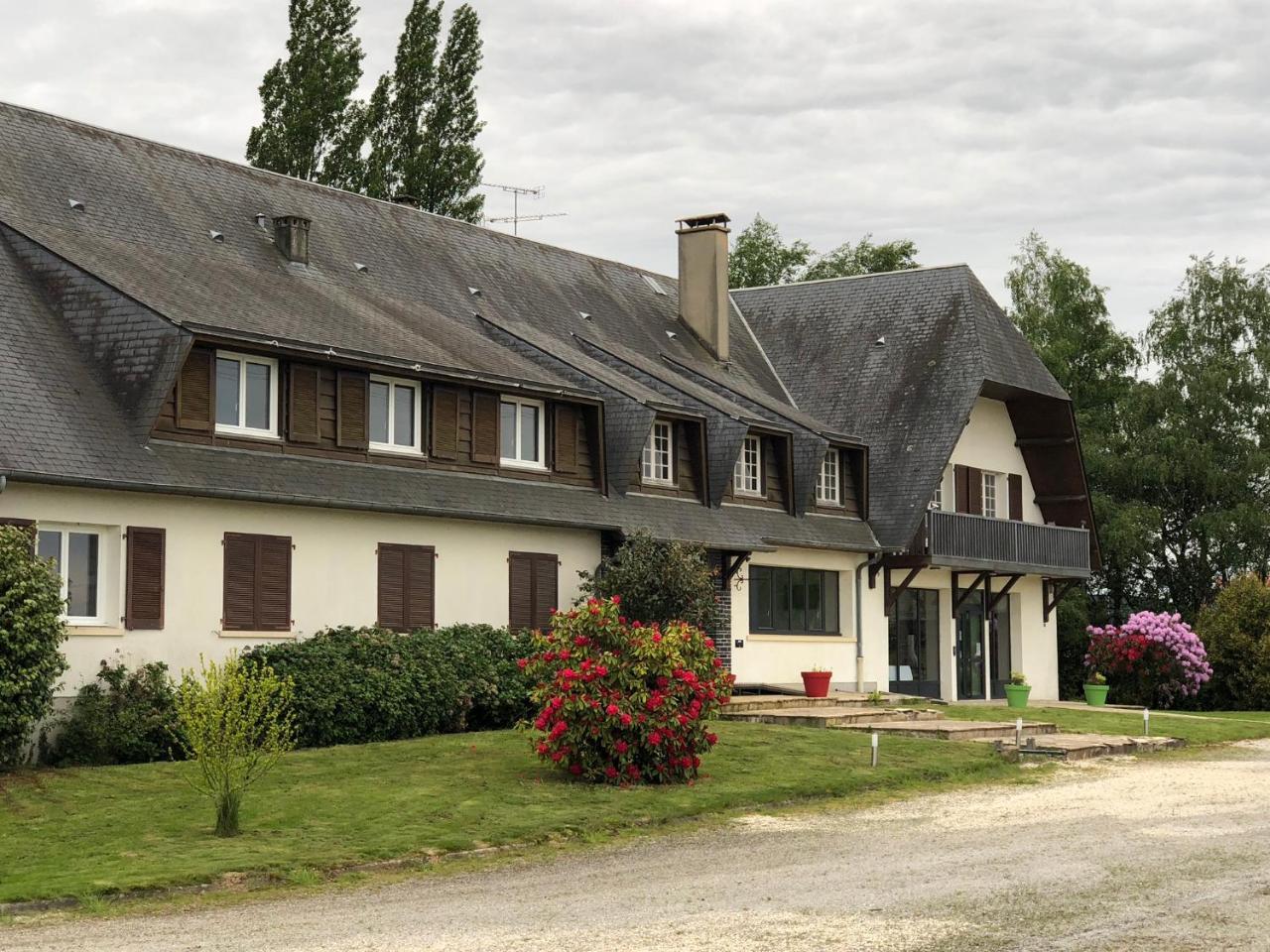 Hotel La Cle Des Champs Le Teilleul Esterno foto