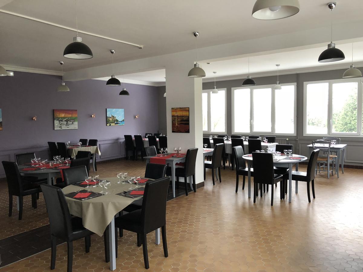 Hotel La Cle Des Champs Le Teilleul Esterno foto